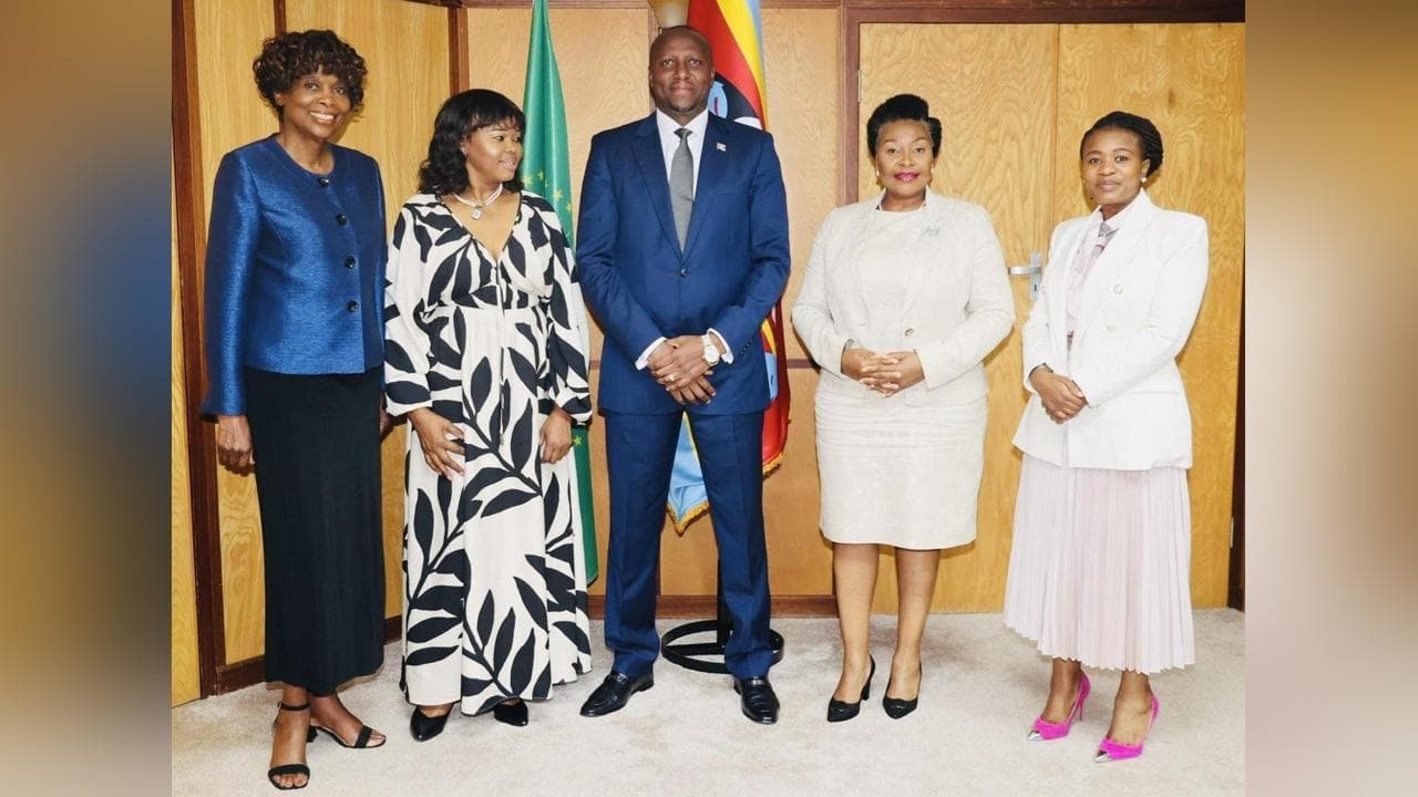 Board visit to the Prime Minister